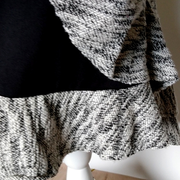 ZARA SKIRT TWEED BLACK WHITE ASYMMETRICAL TIERED Ruffled Size Large NEW! - Picture 6 of 6